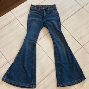 Womens Wrangler High Rise Flare size 26x34